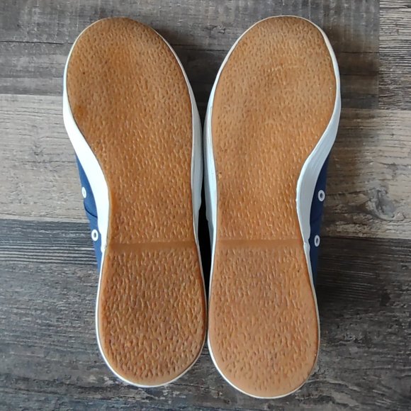 Hanes 'BARB' Soft Fit sneakers Size 9W - Picture 9 of 12